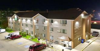 Quincy Inn And Suites - Quincy - Byggnad
