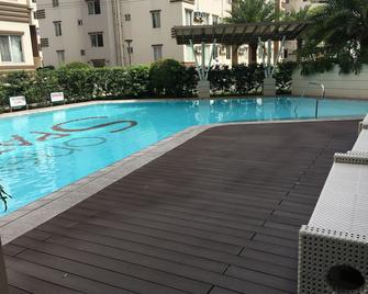 Cozy Condo Unit within Metro Manila - Manila - Pool