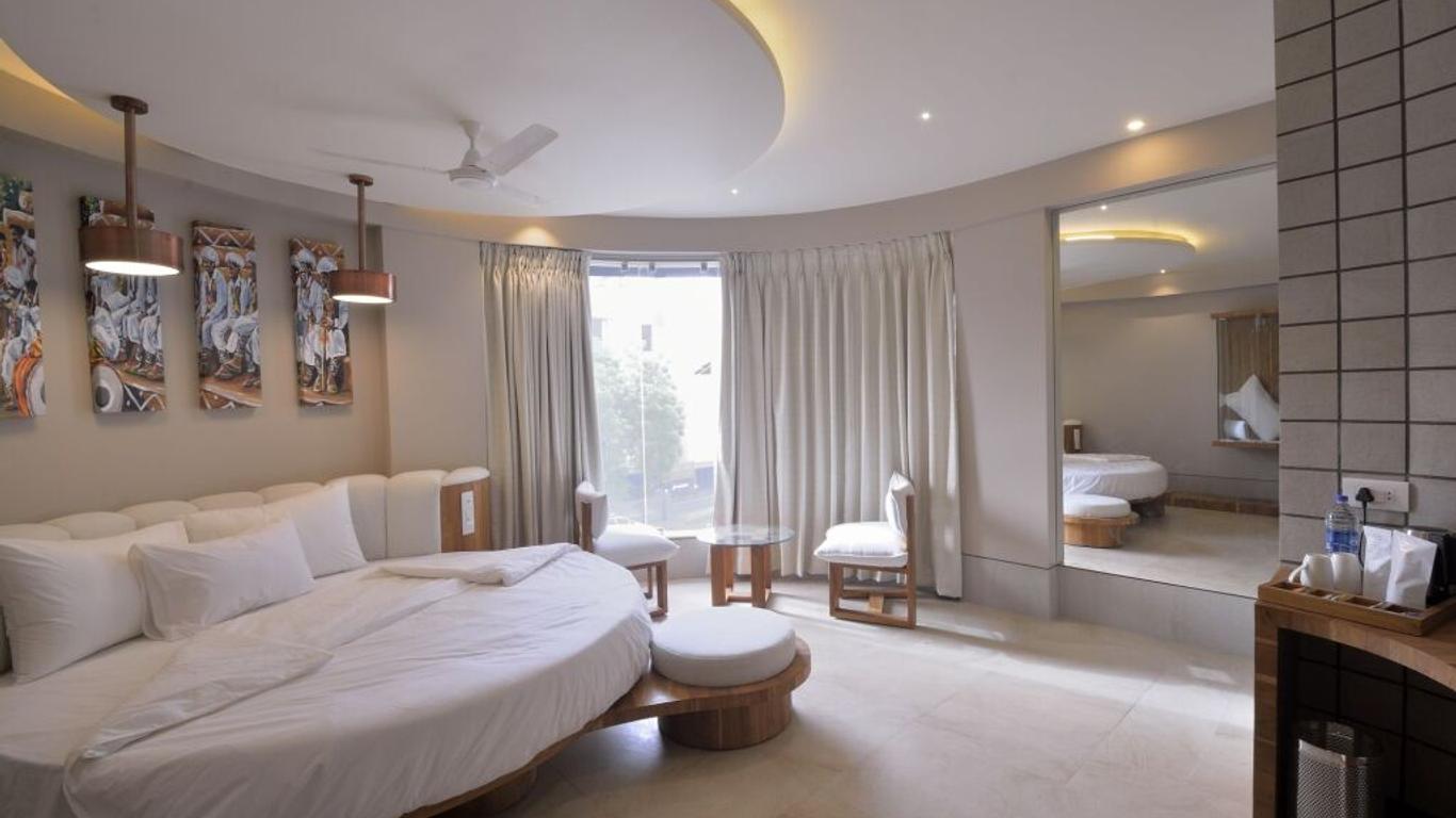 Urbane The Hotel