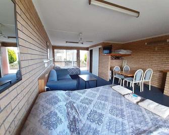 Bayview Motor Inn - Eden - Bedroom