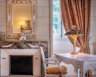Chateau De Rochecotte - Côteaux-sur-Loire