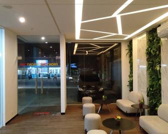 Front One Inn Kediri - Kediri - Lobby