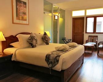Heeren Straits Hotel - Malacca - Bedroom