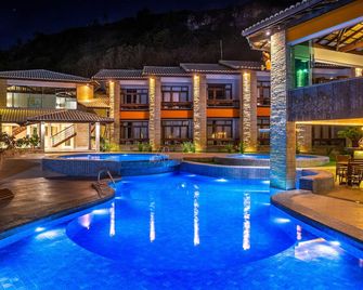 فندق كوينتا دو سول برايا - بورتو سيغورو - حوض السباحة