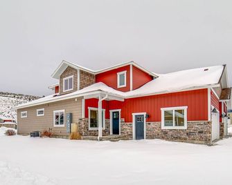 Bright Swan Valley Townhome Hike, Fish and Ski! - Swan Valley - Building