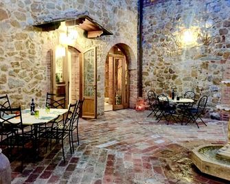 Locanda Vesuna Hotel Countryhouse - Pienza - Patio