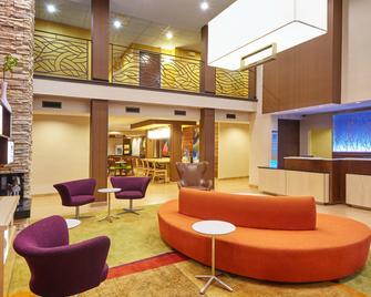 Fairfield Inn and Suites Chicago Lombard - Lombard - Area lounge