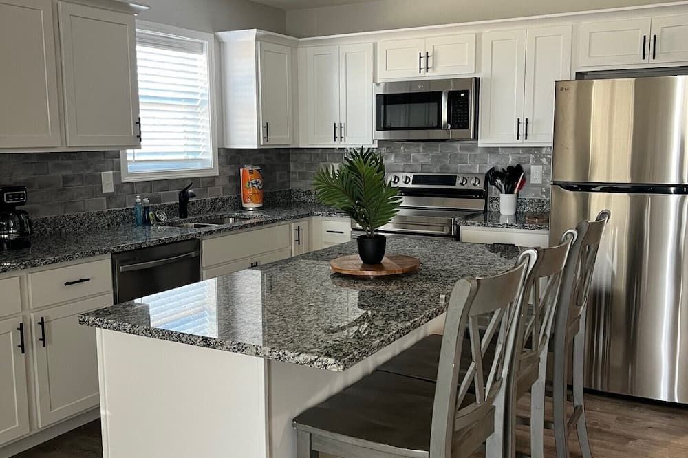 108 Halliday Way 3-bedroom townhome with WiFi and AC in Washington Court House - Washington - Keuken
