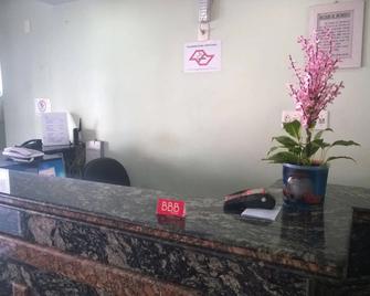 Bbb Rooms Metro Praca Da Arvore Sp - Sao Paulo - Receptionist