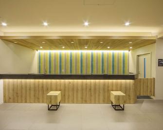 Sotetsu Fresa Inn Kyoto-Shijokarasuma - Kyoto - Front desk