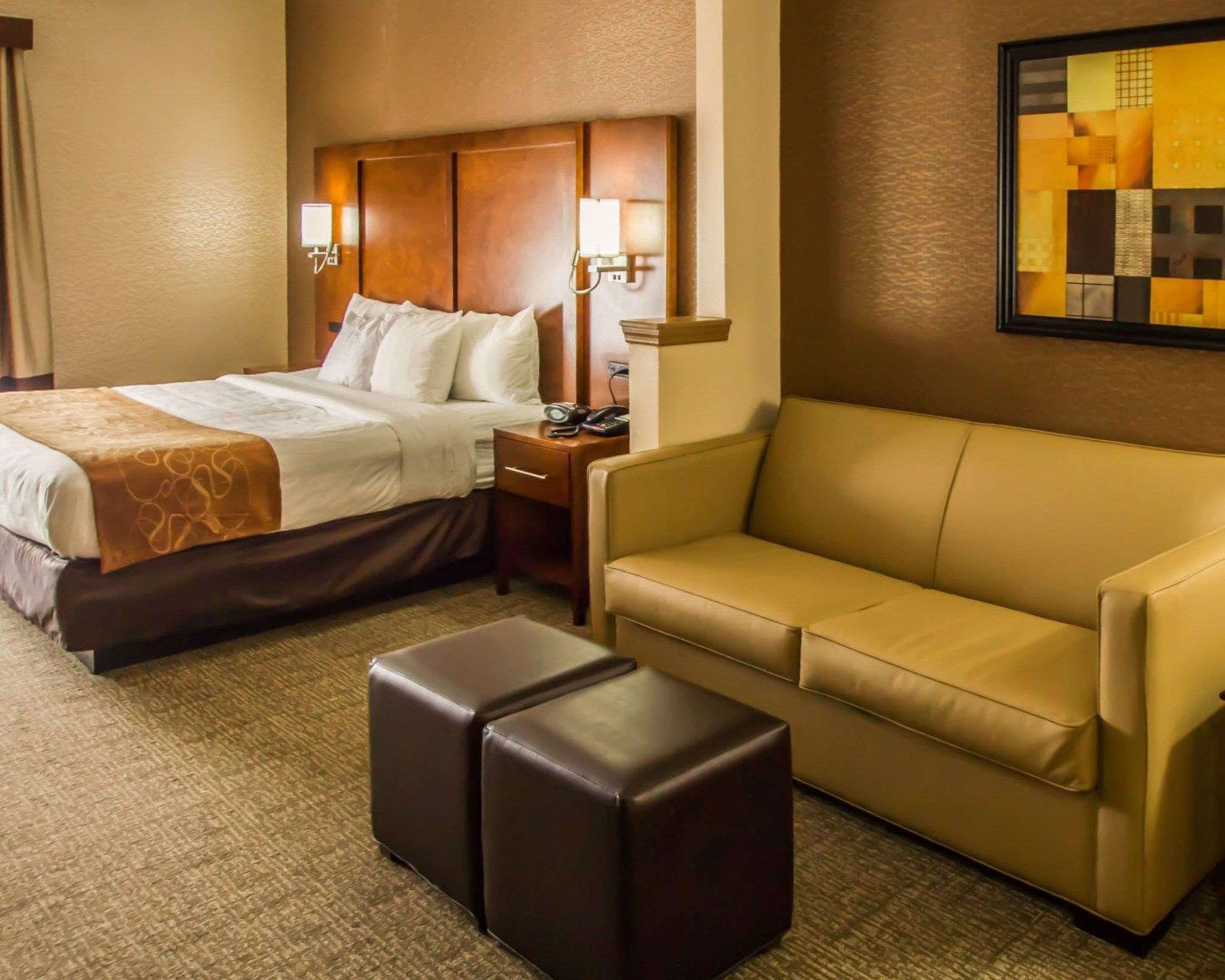 Quality Suites Nyc Gateway C 121 C 2 3 0 North Bergen
