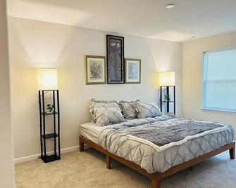 Home in Absecon, 3BR 2.5BA,Pets Newly Built in 2024 fully furnished . - Absecon - Bedroom