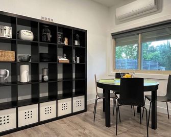 Lodge at Concord Lavender Farm. - Concord - Dining room