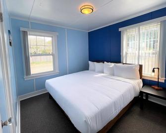 The Anchorage Motel - Pacific City - Bedroom