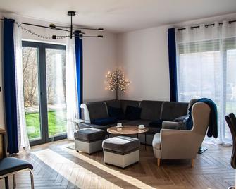 Modern apartment for two families in the heart of the Giant Mountains - Sosnówka - Sala de estar
