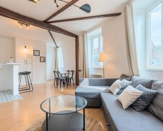 Lille St Maurice- 7min from train ! - Lille - Wohnzimmer