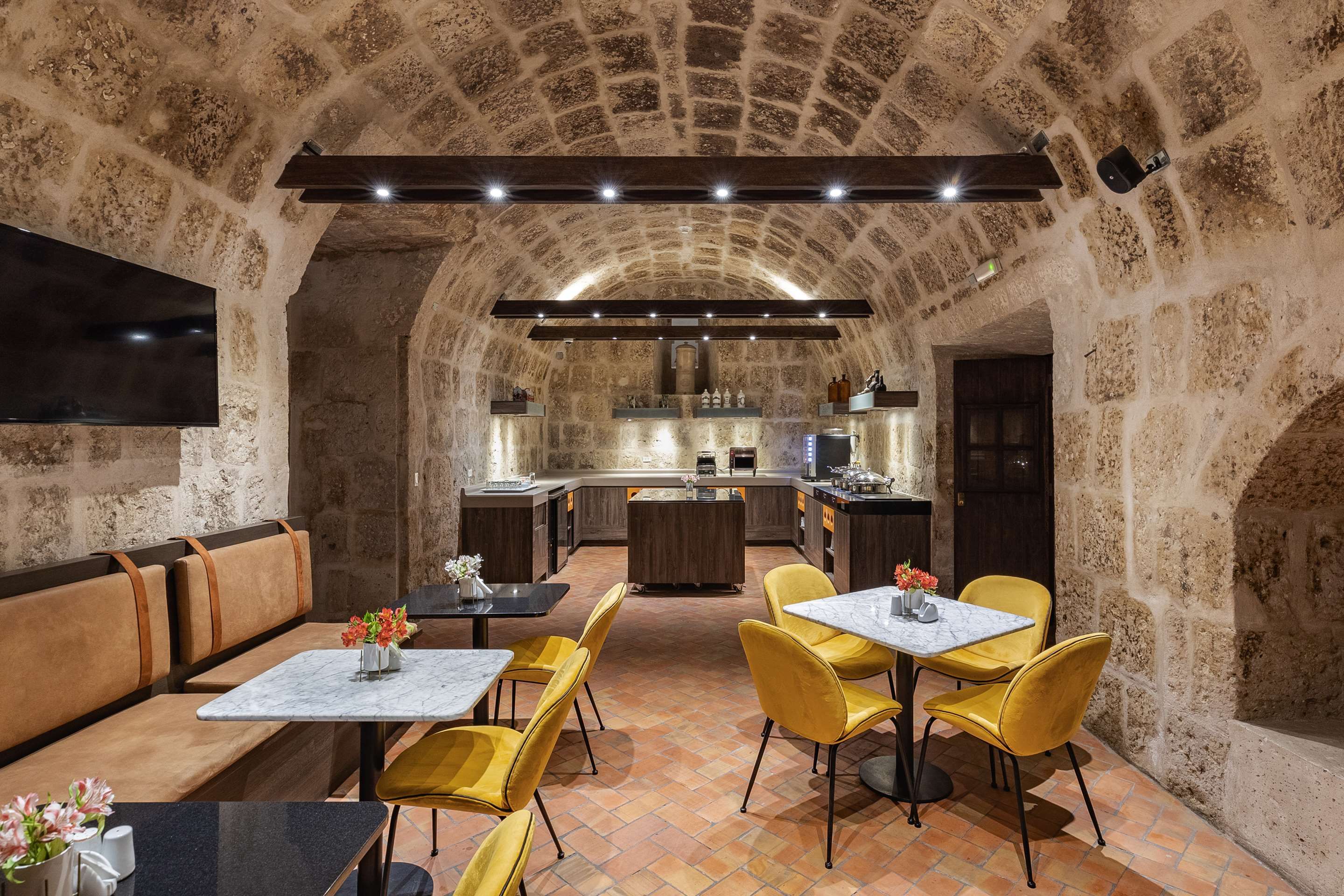 هامبتون باي هيلتون أريكويبا - أريكويبا - مطعم