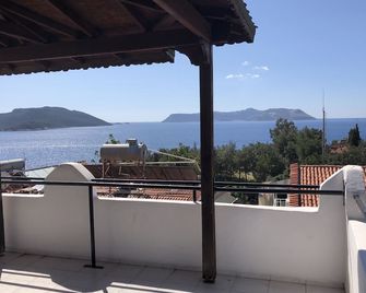 Caretta Pansiyon - Kaş - Balkon