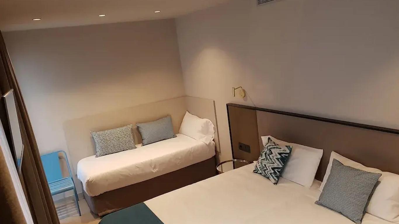 Hotel Torrent