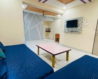 Devka House - Daman - Obývací pokoj