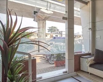 Hotel Crescent - Bombay