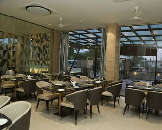 Hotel Ruturaj Regency - Dhule - Restaurant