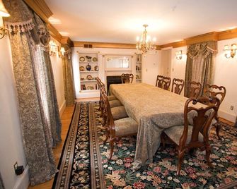 1840s Carrollton Inn - Baltimore - Dining room
