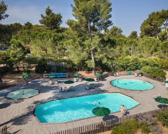Huttopia Fontvieille - Fontvieille - Bazén