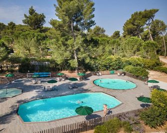 Huttopia Fontvieille - Fontvieille - Bazén