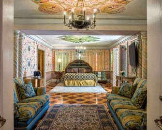 The Villa Casa Casuarina - Miami Beach - Bedroom