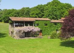 Cottage XXX in the middle of the woods - Bourgvilain - Byggnad