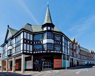 Premier Inn Chesterfield Town Centre - Chesterfield - Gebouw