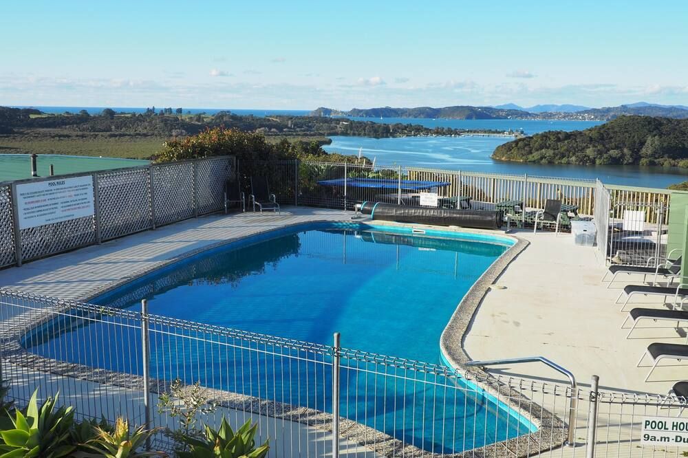 كوكس لوكاوت موتل - بايهيا - حوض السباحة