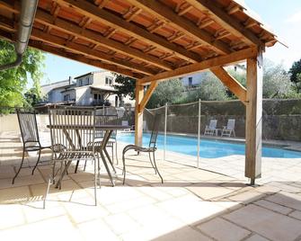 Four independent cottages in an old farmhouse with swimming pool - \'Loire\' - Saint-Quentin-la-Tour - Piscina