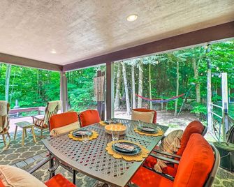 Cozy Whitehall Hideaway w/ Hot Tub + Chiminea! - Whitehall