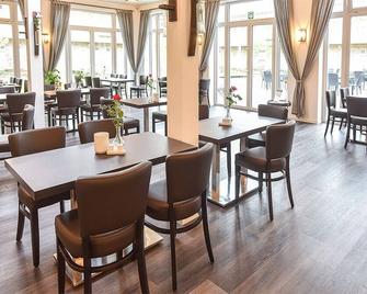Prima Inn Hotel & Hof Neuruppin - Digitales & Rezeptionsloses Motel - Neuruppin - Restaurante