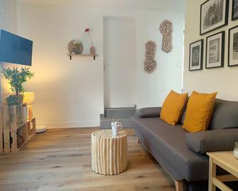 Les Grumes, Centre Ville, Jardin,Self check-in, FreeWifi, Netflix - Compiègne - Sala de estar