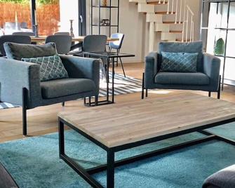 Modern Villa With 4 Bedrooms And 3 Bathrooms Close To The Beach - Benerville-sur-Mer - Lounge