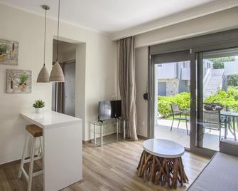 Deluxe Apartment Mit Terrasse - Pefkochori