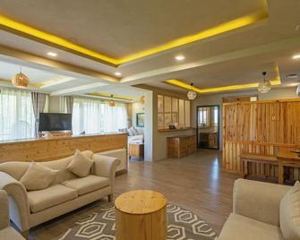 Stone Hedge Hotel - Hundar - Living room