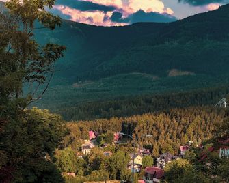 Kazalnica Family & Conference Resort with Pool & Restaurant by Solarento - Sosnówka - Outdoors view