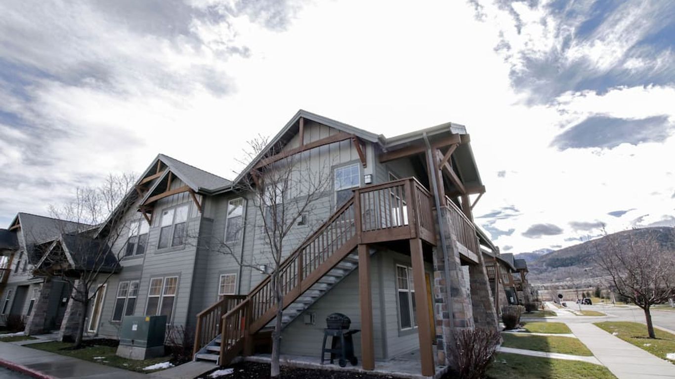 Fox Pointe at Redstone