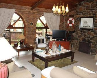 The Sabie Town House Guest Lodge - Sabie - Sala de estar
