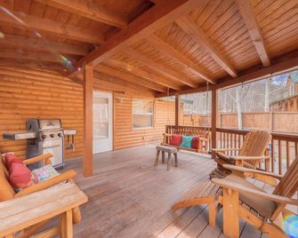 In Town-Red River3Bed3Bath, In Town of Red River 3Bed 3Bath - Red River - Living room