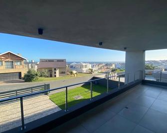 Spacious Beach Breakaway - Groot-Brakrivier - Balcón
