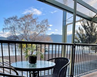 Te Anau Lakefront Backpackers - Te Anau - Varanda