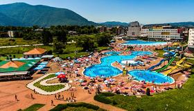 山丘國會酒店及溫泉 SPA 渡假村 - 沙拉耶佛 - 薩拉熱窩 - 游泳池