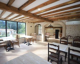 Moon River Village - Ban Mo Takhian - מסעדה