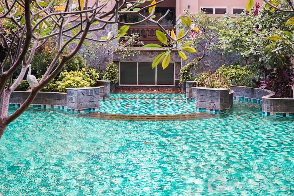 1BR Queen Bed at Marina Ancol Apartment near Dufan By Travelio - ג'קרטה - בריכה