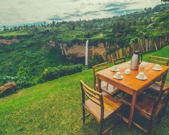 Sipi Falls lodge - Mbale - Patio